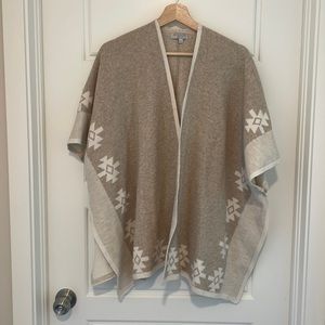 Womens Oatmeal and Tan Southwest Poncho Size L